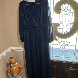 Elegant Navy Blue Evening Gown
